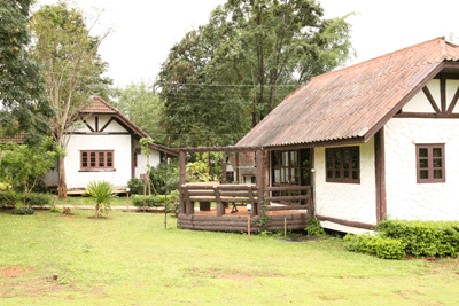 ภูชมจันทร์ รีสอร์ท ภูชมจันทร์ รีสอร์ท