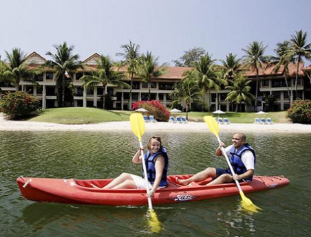 ลากูน่า บีช รีสอร์ท  Laguna Beach Resort