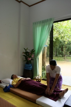 ห้วยขาแข้งคันทรีโฮม รีสอร์ท ห้วยขาแข้งคันทรีโฮม รีสอร์ท