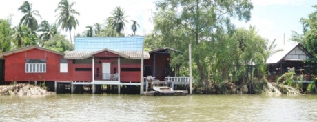 บ้านบนโฮมสเตย์ ที่พักอัมพวา ริมแม่น้ำแม่กลอง เที่ยวตลาดน้ำอัมพวา ล่องเรือชมหิ่งห้อย