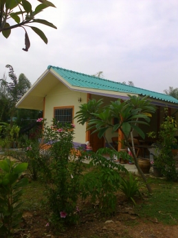 บ้านสวนสันติ ที่พักสวนผึ้ง ราชบุรี ราคาประหยัด