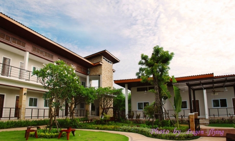 เดอะพาร์ค นางรองรีสอร์ท (The Park Nangrong Resort)