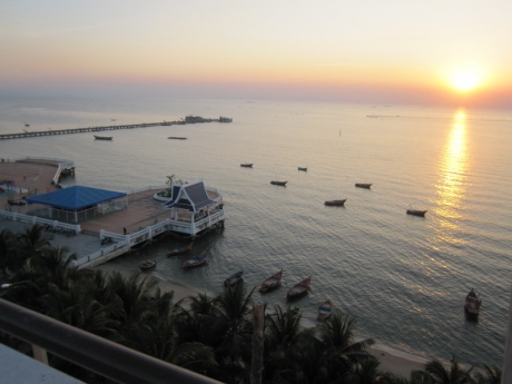 โรงแรมนานาชาติบางแสน โรงแรมนานาชาติบางแสน