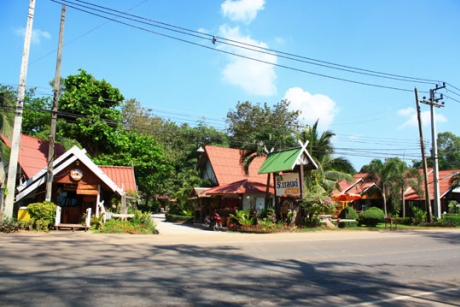 เอสแลนด์ รีสอร์ท : S Land Resort