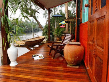 บ้านเรือไทย อัมพวา โฮมสเตย์ บ้านเรือไทย อัมพวา โฮมสเตย์