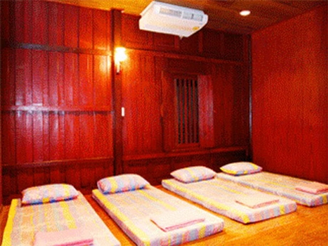 บ้านเรือไทย อัมพวา โฮมสเตย์ บ้านเรือไทย อัมพวา โฮมสเตย์