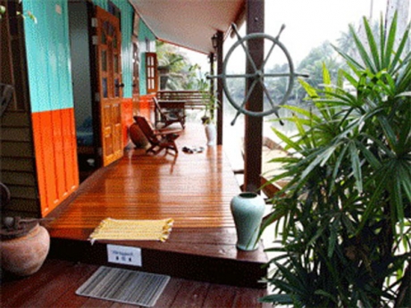 บ้านเรือไทย อัมพวา โฮมสเตย์ บ้านเรือไทย อัมพวา โฮมสเตย์