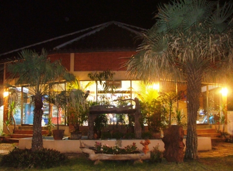 โรงแรม จันทรบุรี