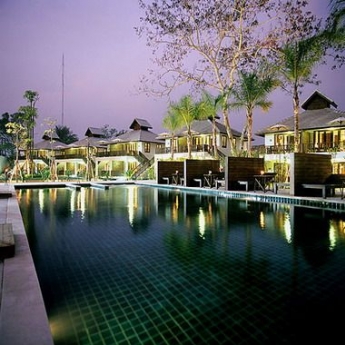 เดอะควอเตอร์ (The Quarter)... เดอะควอเตอร์ (The Quarter)...