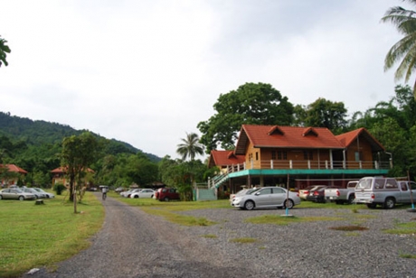 บ้านป่าริมเขื่อน บ้านป่าริมเขื่อน