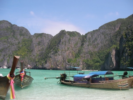 ไสไทยการ์เด้นโฮม (Saithai Garden Home) ไสไทยการ์เด้นโฮม (Saithai Garden Home)