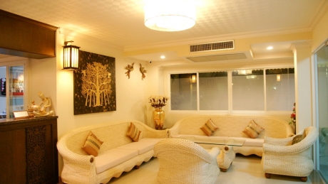 LUX HOTEL CHAINGMAI LUX HOTEL CHAINGMAI