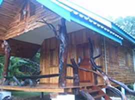 บ้านไม้ไร่เจริญรีสอร์ท